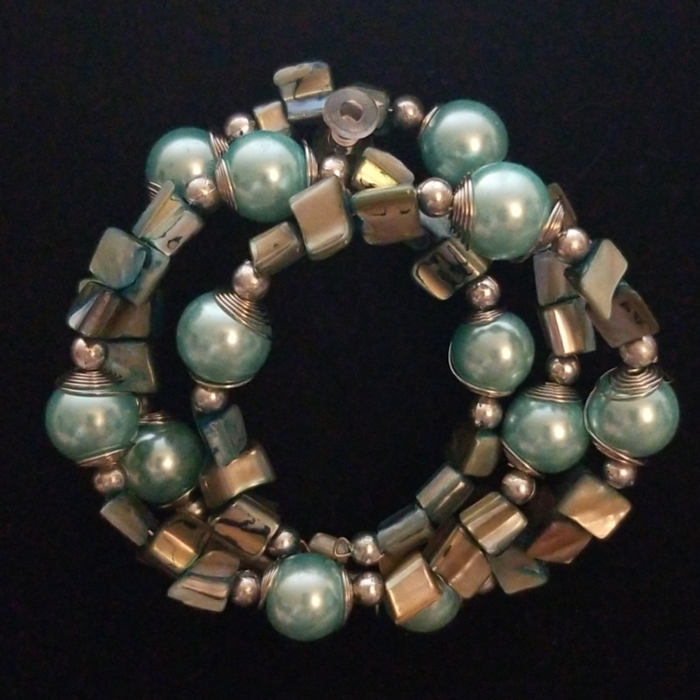 Bracelet coiled